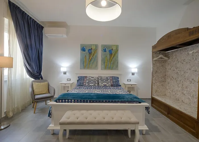 Cozy Downtown 3*